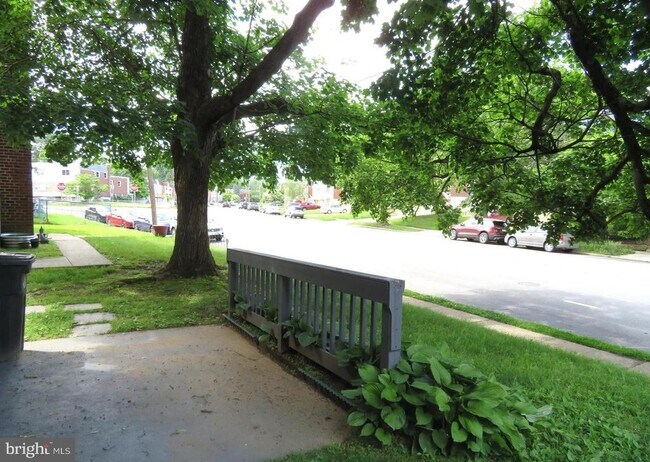Building Photo - 7034 Valley Ave