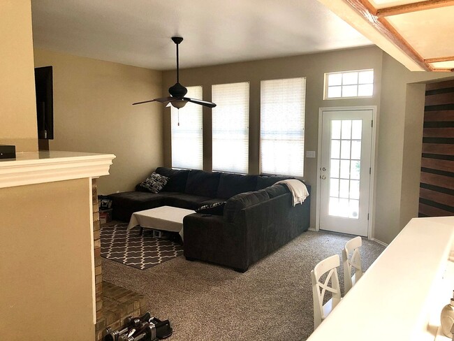 Foto del edificio - Beautiful 4 bed home in Round Rock