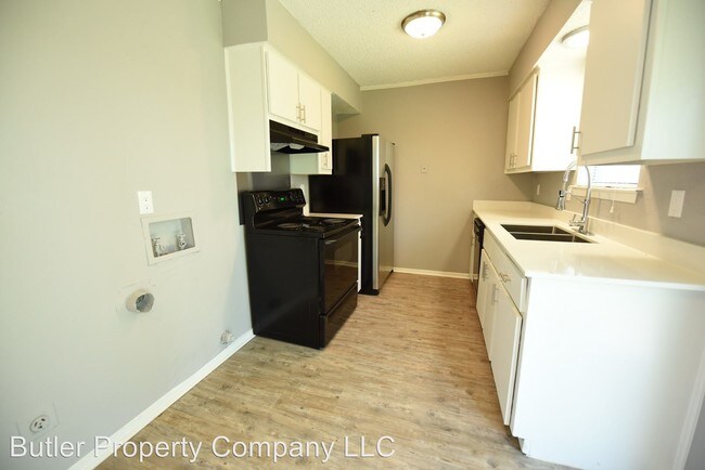 Foto del edificio - 8904-8902 Greenmound Ave