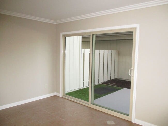 Building Photo - Rancho Bernardo 3 bedroom 2.5 bath Spaciou...