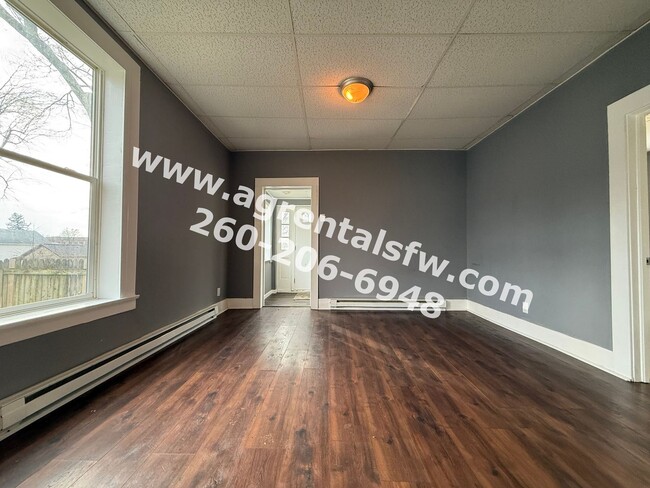 Building Photo - 3 Bedroom House - $300 off first month's rent