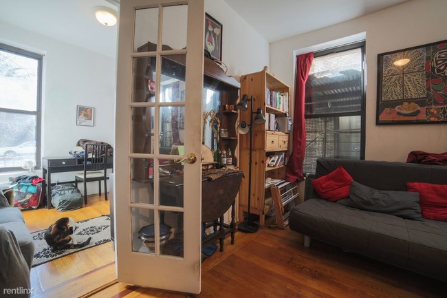 Foto del edificio - 229 W 110th St