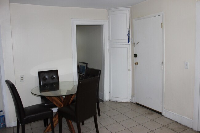 Building Photo - 329 Monroe St