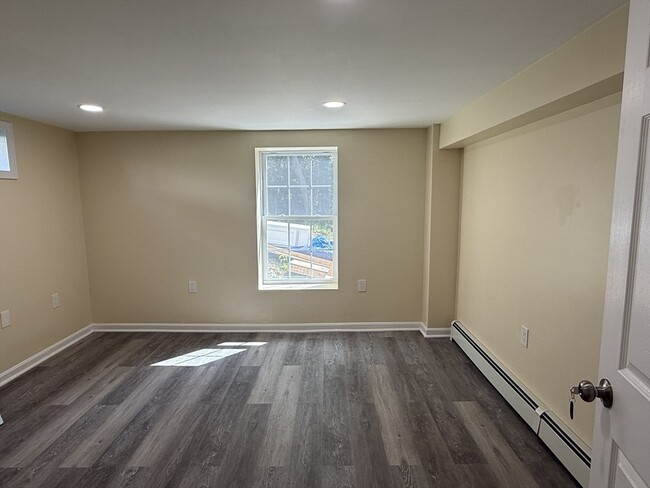 Building Photo - 22 Boyden St