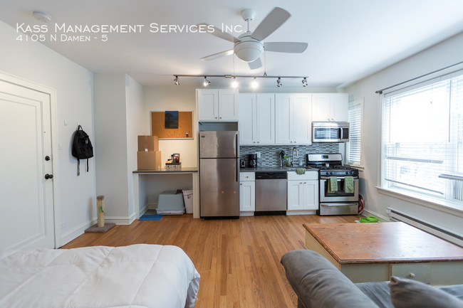 Building Photo - 4105 N Damen Ave