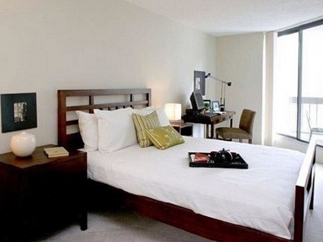 Foto principal - 740 N Dearborn St