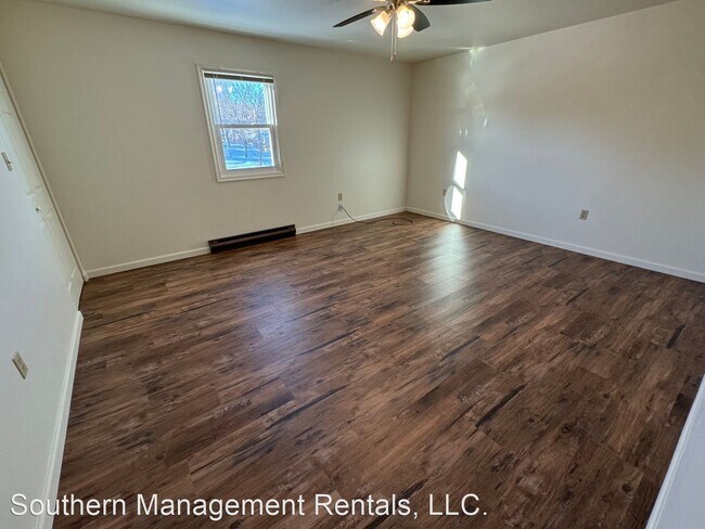 Building Photo - 2 br, 1.5 bath House - 109 Twin Hills Road...