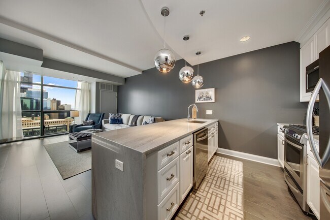 Foto del edificio - 303 W Ohio St