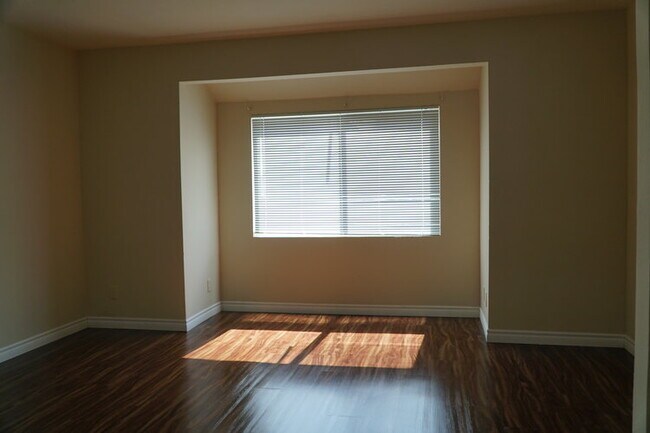 Foto del edificio - Menlo Apartments