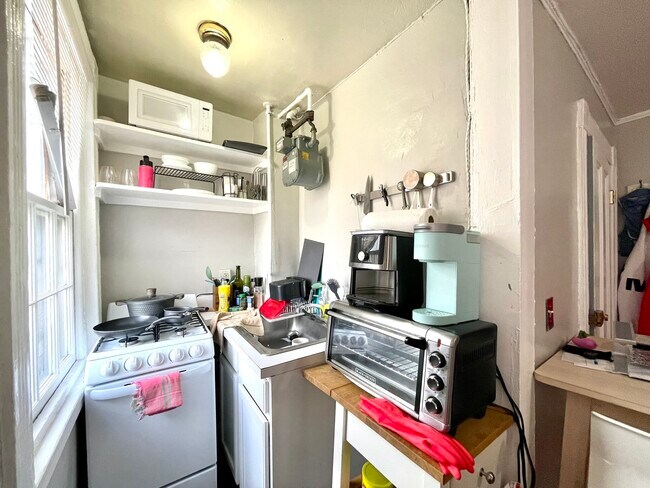 Foto del edificio - 2 Champney Pl