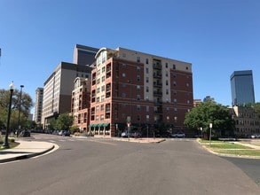 Building Photo - 1975 Grant St