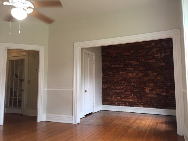 Building Photo - 406 Fountain Court