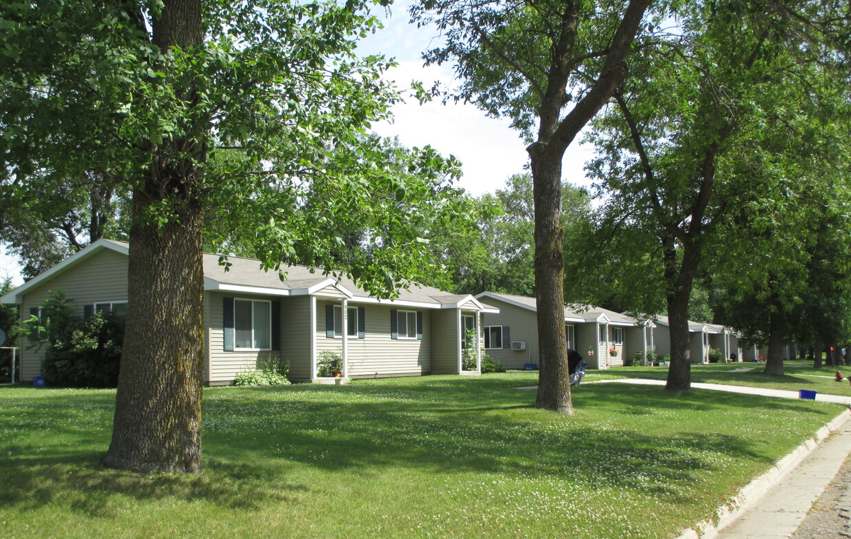 Primary Photo - Grove Heights Townhomes