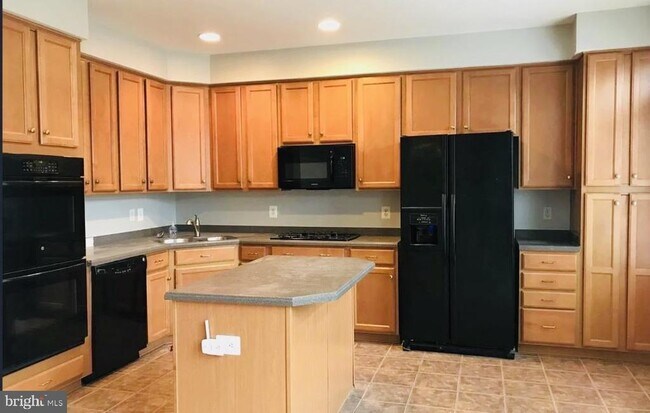 Building Photo - 12453 Rose Path Cir