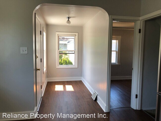 Building Photo - 3 br, 2 bath House - 2737 SE 19th Ave