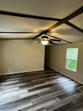 Building Photo - 1031 Aaron Ln