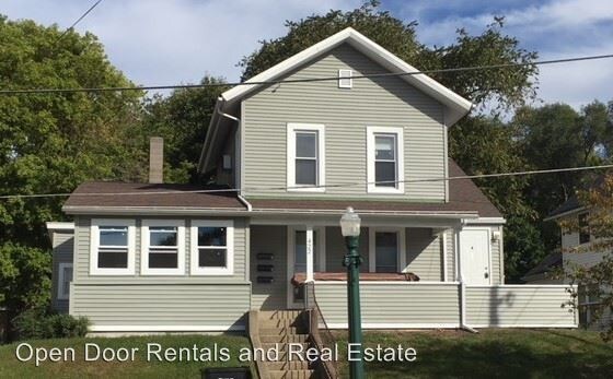 Primary Photo - 422 N Riley St