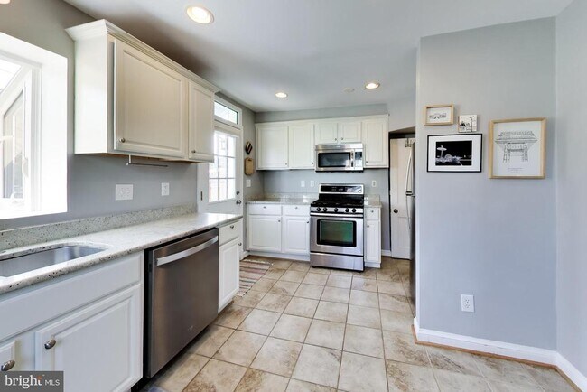 Building Photo - 130 Wesmond Dr