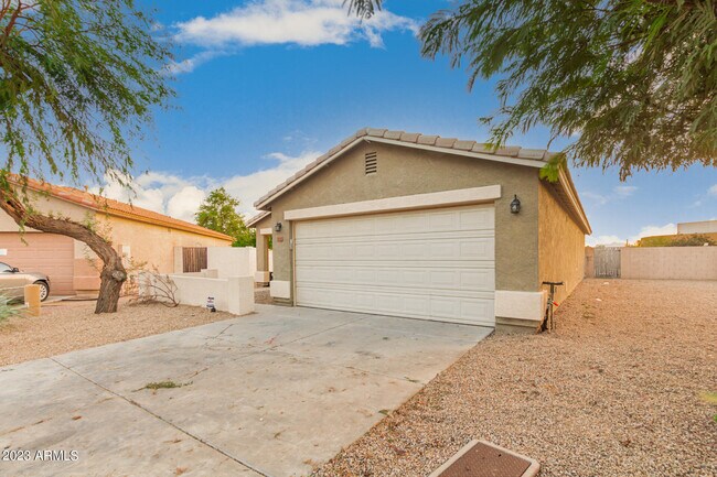 Building Photo - 3322 S 66th Ln