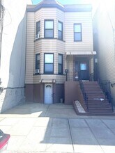 Building Photo - 1412 Kerrigan Ave