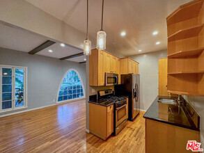 Building Photo - 340 N Oakhurst Dr