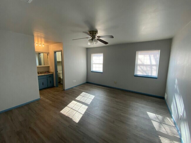 Foto del edificio - 4537 Yale St