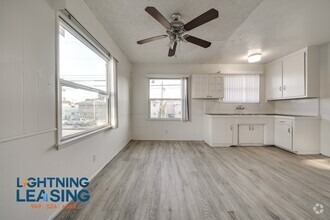 Building Photo - 14753 Vanowen St