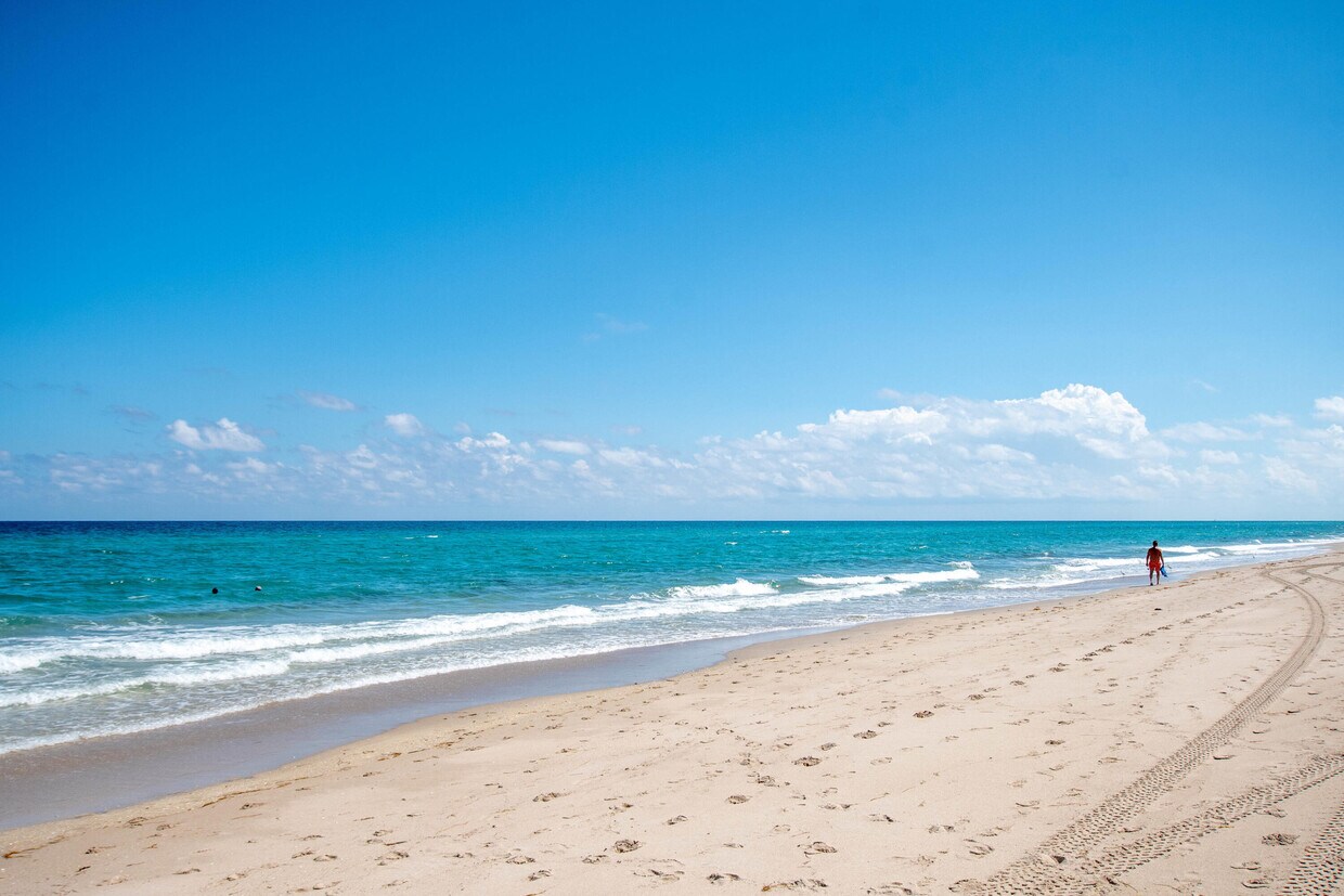 Foto principal - 3540 S Ocean Blvd