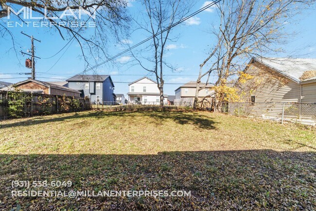 Building Photo - Cozy 2-Bedroom with Outdoor Space & Everyd...