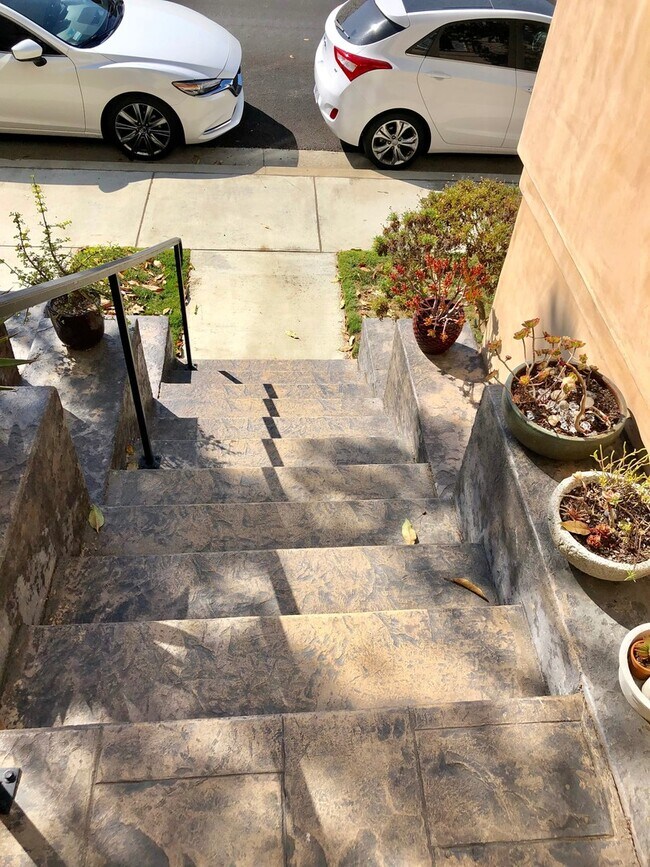 Foto del edificio - Lovely 3 bd/2.5 ba Townhome - Old Town Torrance!