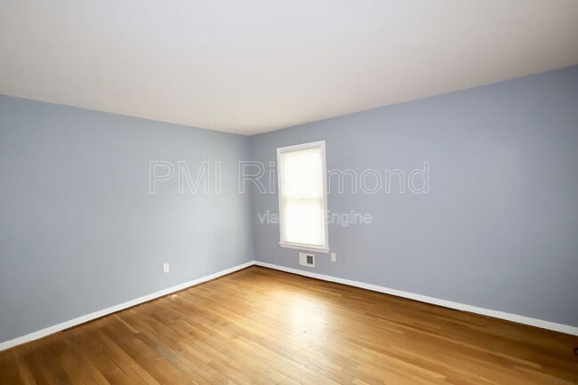 Building Photo - 1929 Millsap Ln