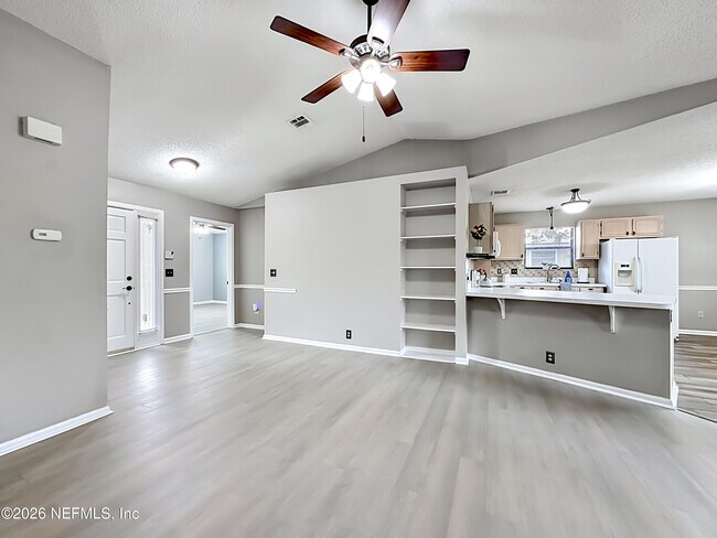 Foto del edificio - 341 Hickory Hollow Dr N