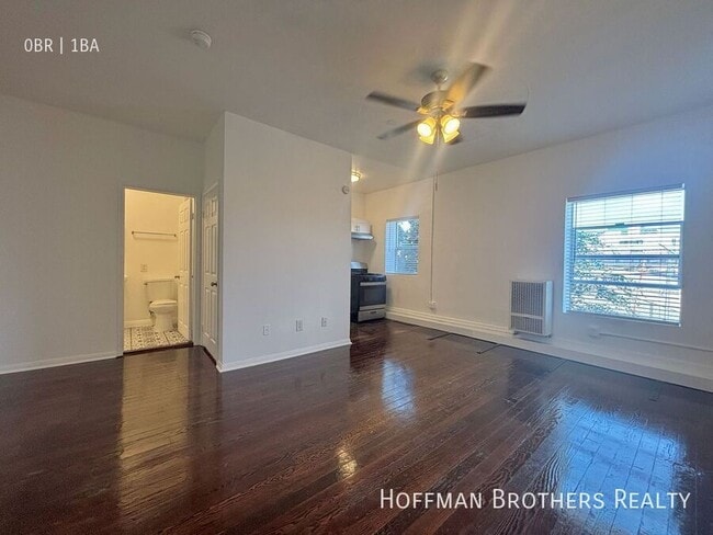 Building Photo - 915 S Carondelet St
