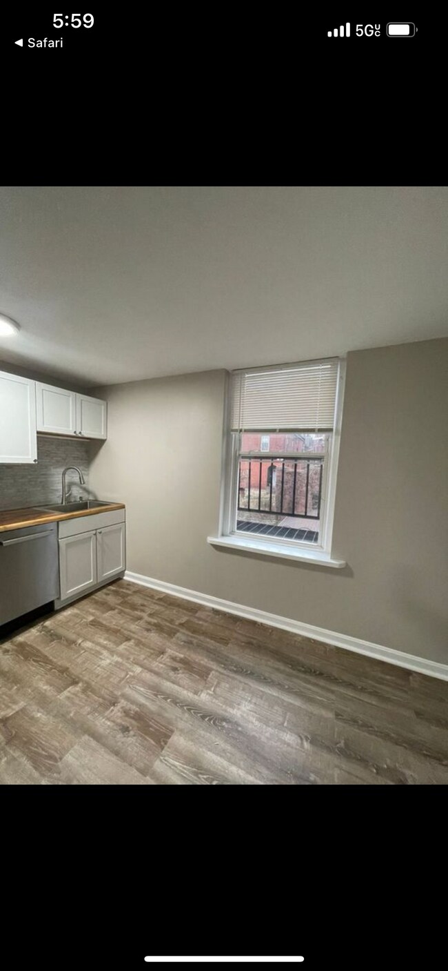 Building Photo - 230 S Negley Ave