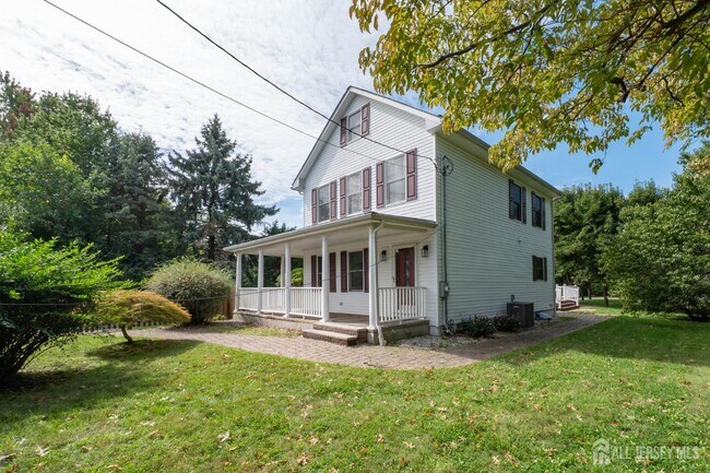 Building Photo - 135 Summerhill Rd