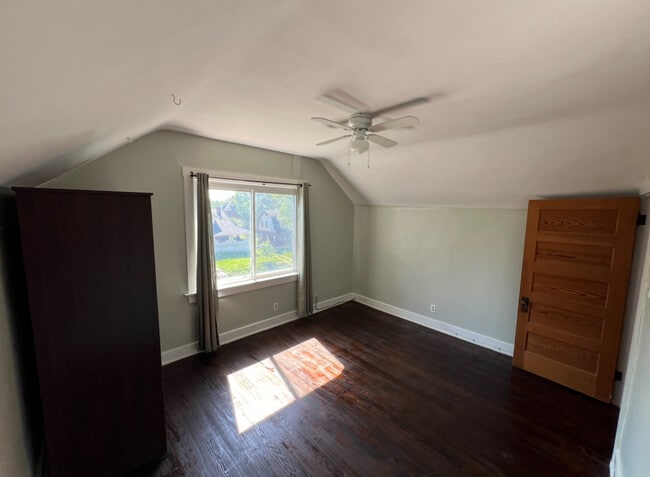 Building Photo - 463 Purcell Ave
