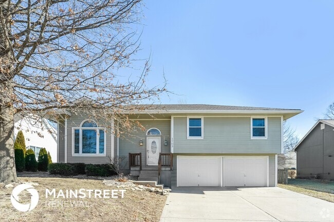 Building Photo - 1703 Stonecrest Dr
