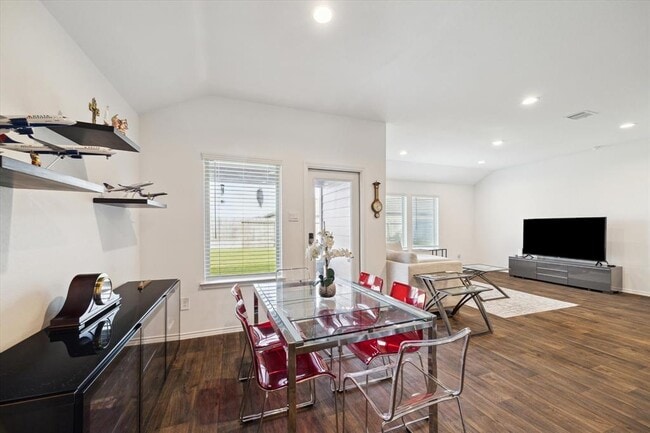Foto del edificio - 2314 Toba Hawthorn Ct
