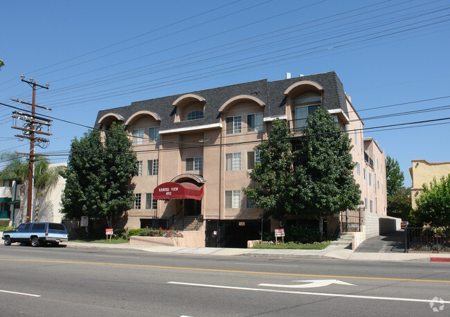 Building Photo - Hatteras Apartments