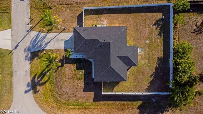 Building Photo - 1230 NW 13th Ave