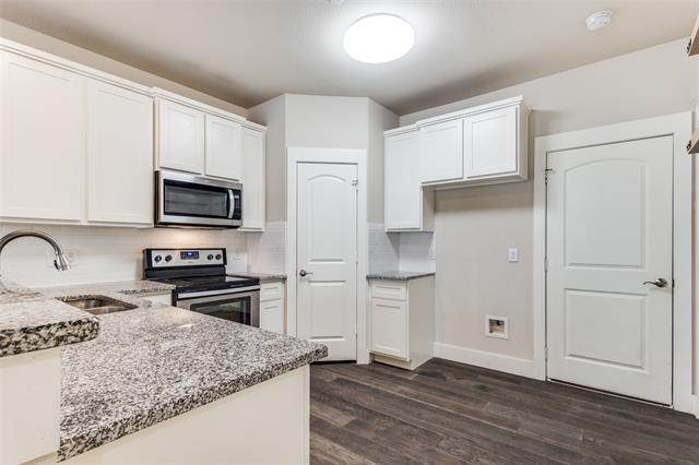 Foto del edificio - 223 Belleville Dr