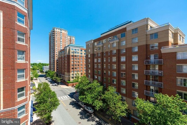 Foto del edificio - 820 N Pollard St