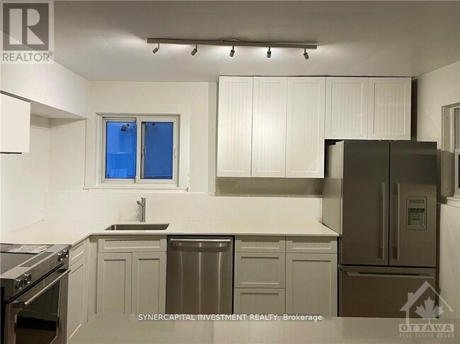 Building Photo - 125 Putman Ave