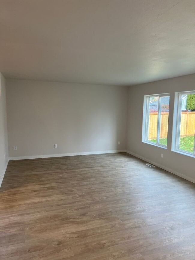 Foto del edificio - Recently Updated 3 Bedroom Lacey Home