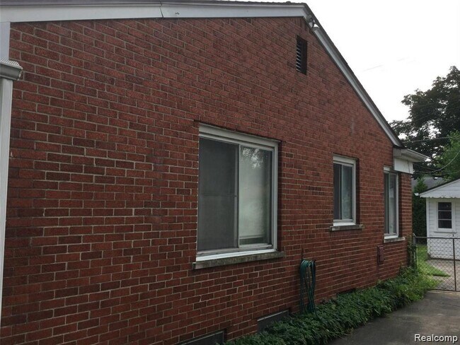 Building Photo - 8309 Lochdale St