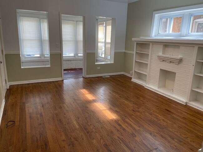 Building Photo - 7944 S Loomis Blvd