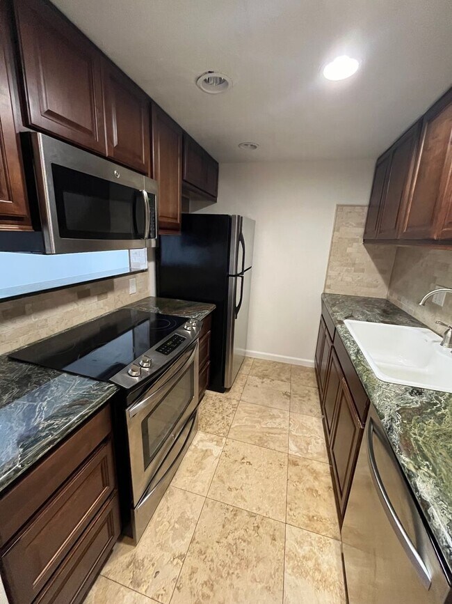 Foto del edificio - 2 Story condo in North Davis