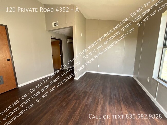 Foto del edificio - **MOVE IN SPECIAL- $99 FIRST MONTH RENT** ...