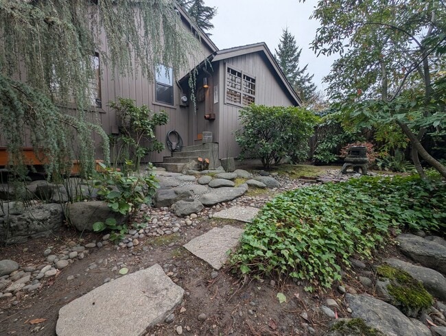 Photo - Rent Your Own Oasis! Available Now! House