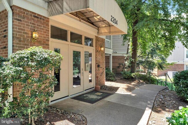 Foto del edificio - 2204 Westcourt Ln